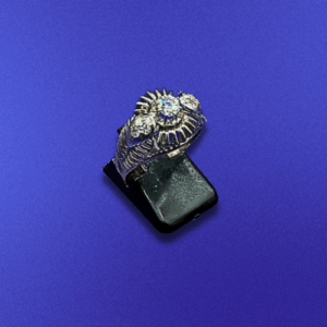 Bague en Or et platine ornée de diamants